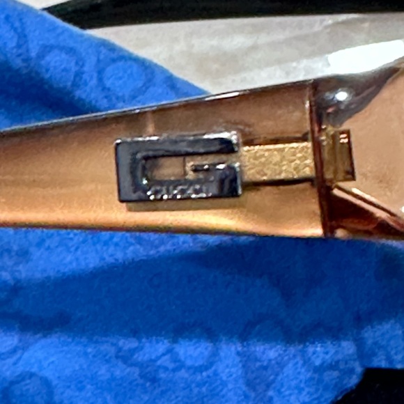 GUCCI Sunglasses - Picture 11 of 16